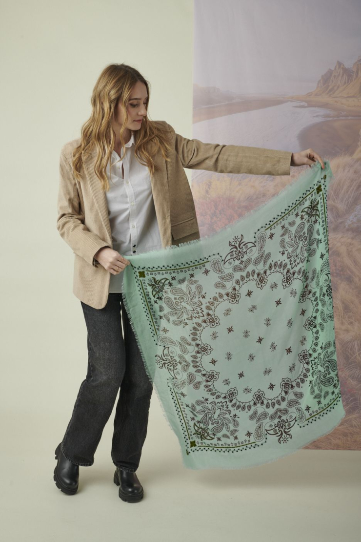 Petit carré NELLY en Laine