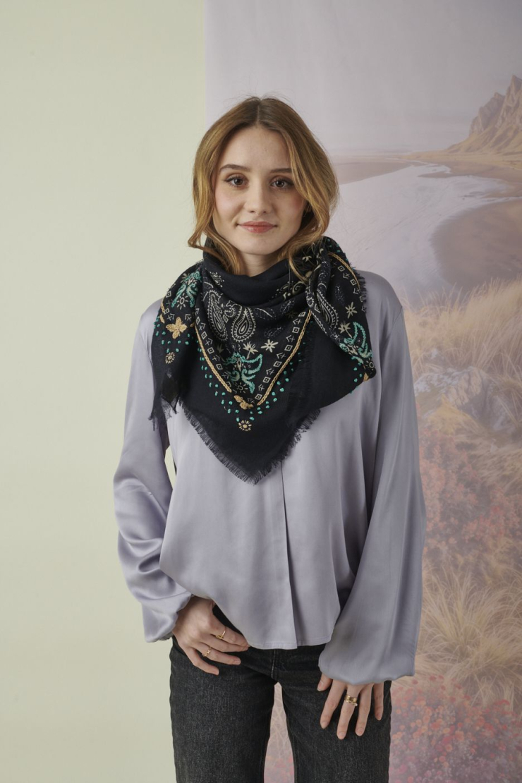 Petit carré NELLY en Laine