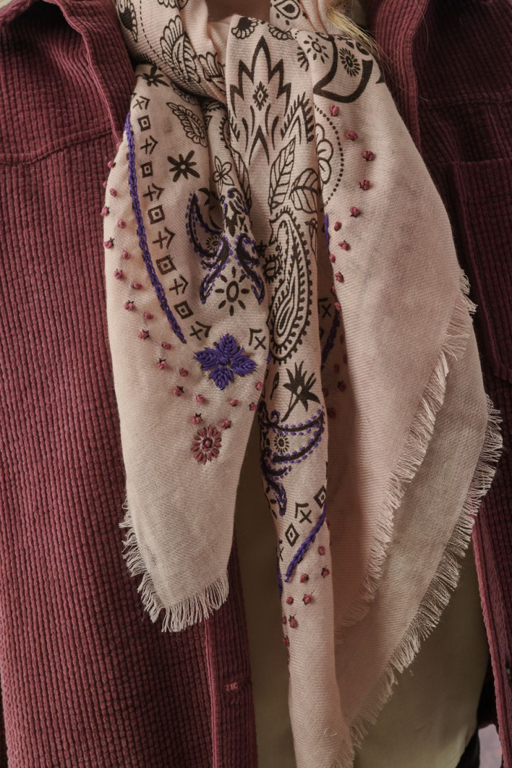 Petit carré NELLY en Laine