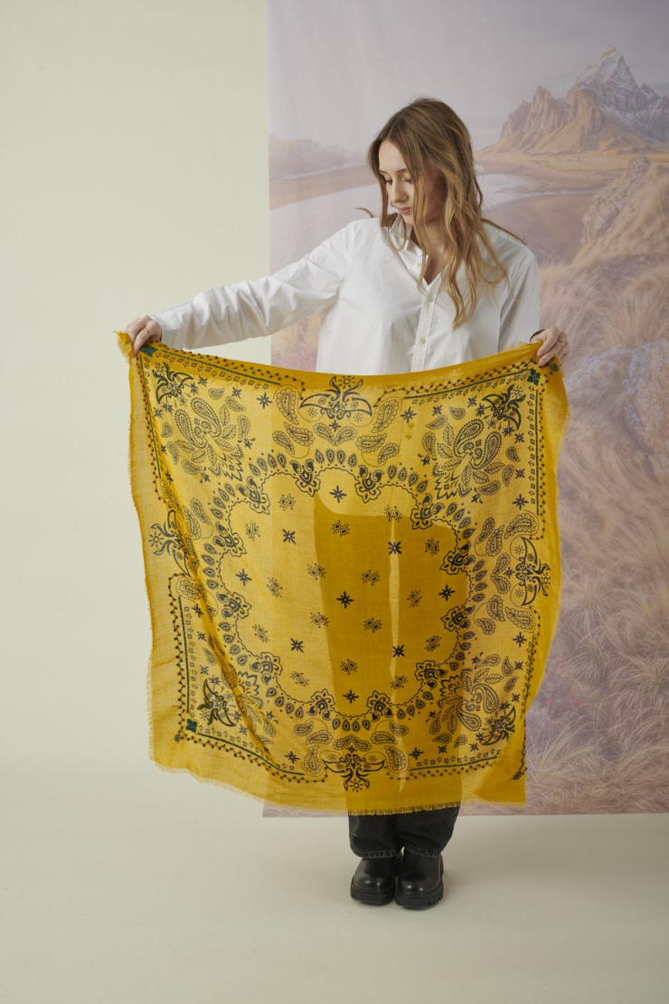 Petit carré NELLY en Laine