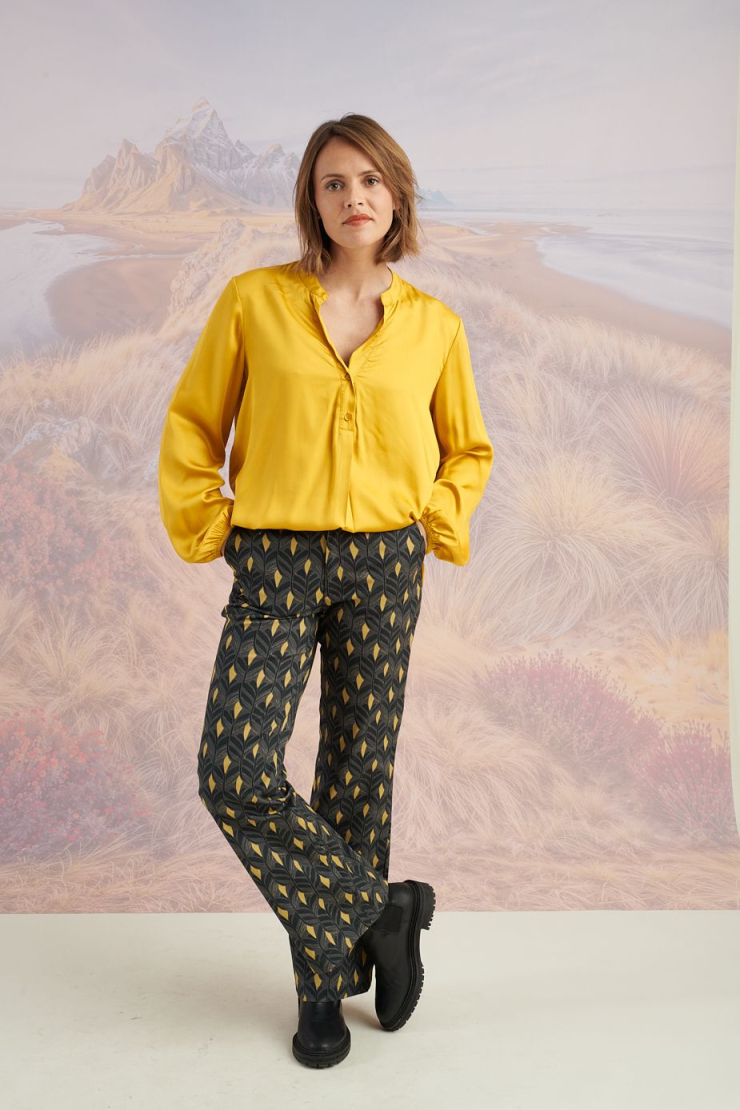 SASHA ART DECO Pantalones y Shorts - Gris