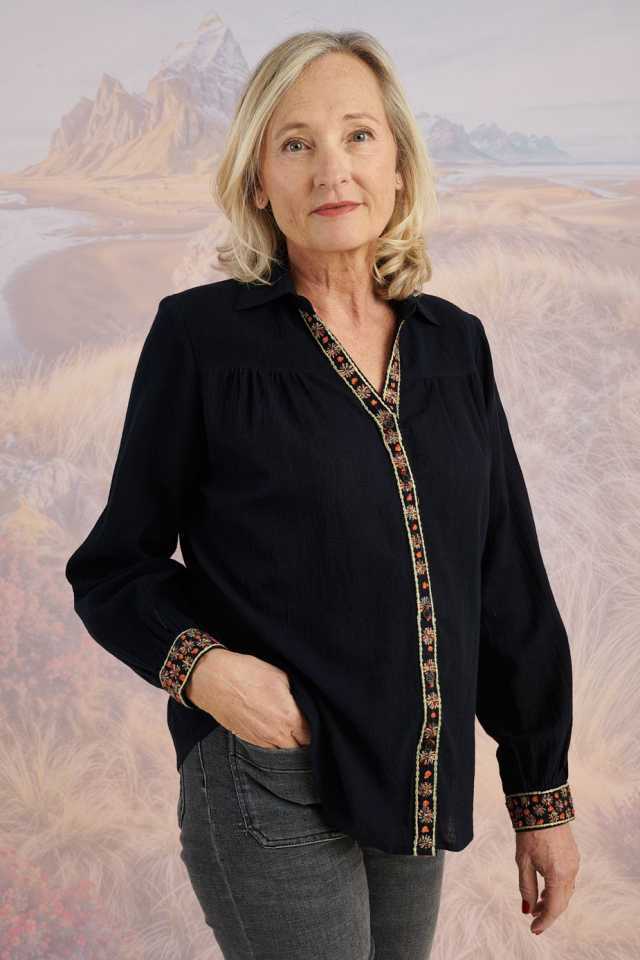 Nina Uni