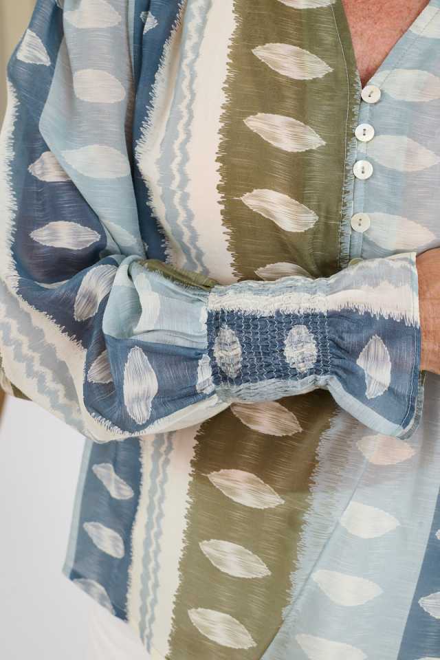 SOLANGE CASSIO Blouses in modal and viscose for women | Story Topic 
