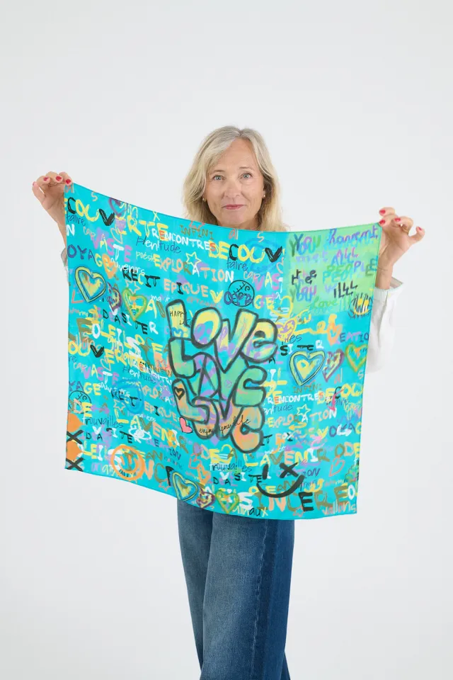 Small LOVE silk squares | Story Topic